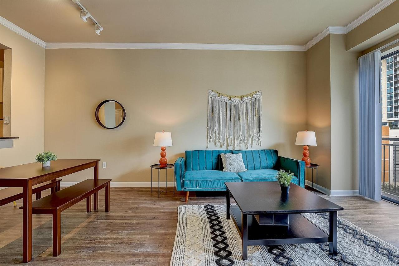 Frontdesk Oakwood Residence Apts Uptown Dallas Exteriér fotografie